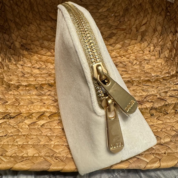 Christian Dior Velvet Make Up Bag - Picture 2 of 3
